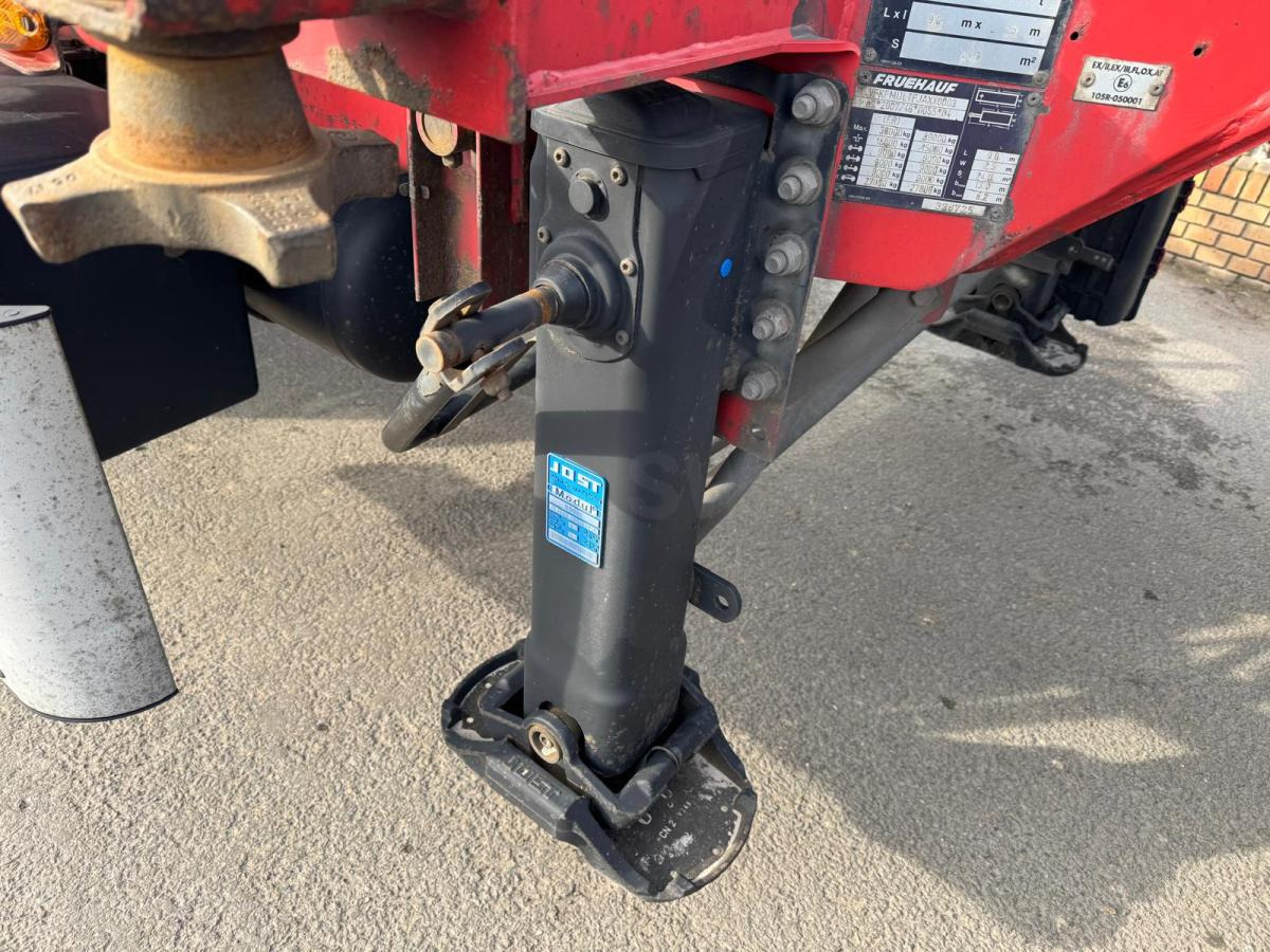 Containertransporter/ Wissellaadbak oplegger Fruehauf