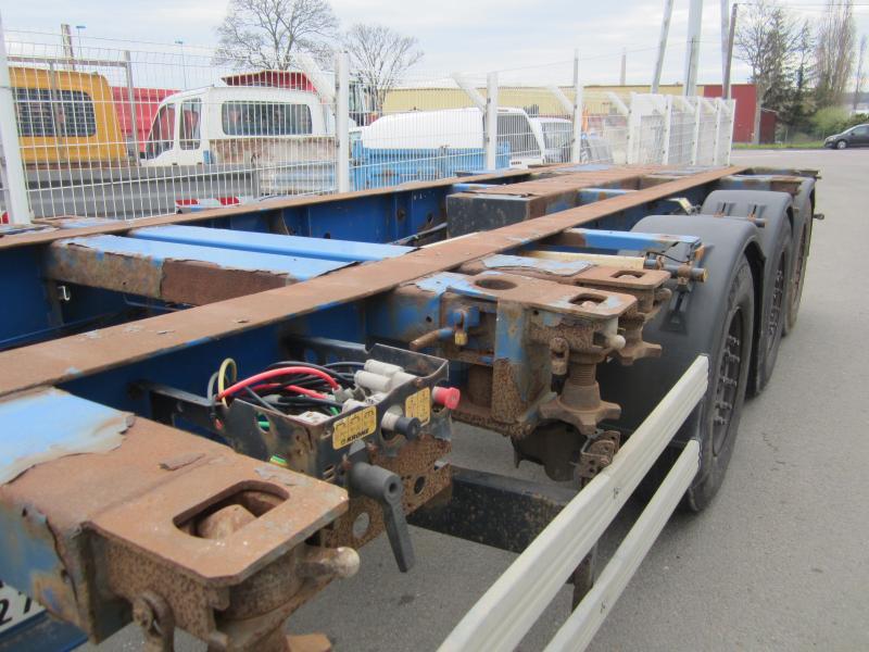 Containertransporter/ Wissellaadbak oplegger Krone