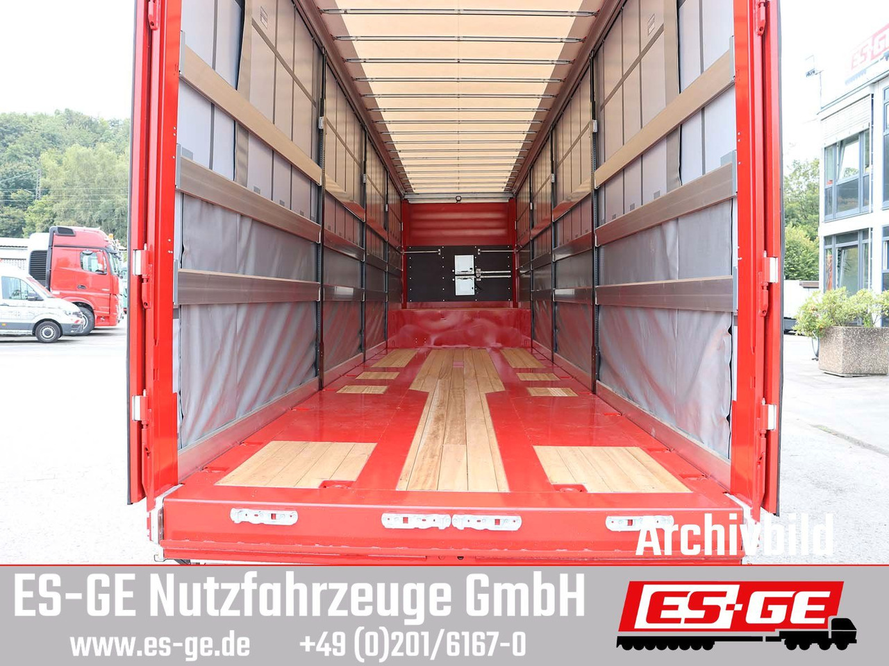 Dieplader oplegger ES-GE 4-Achs-Satteltieflader mit Curtainsider-Aufbau