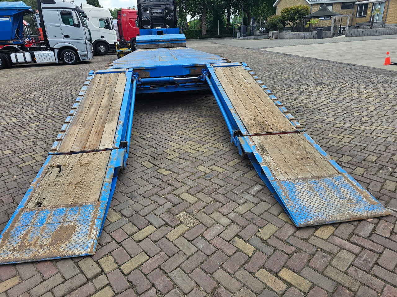 Dieplader oplegger Nooteboom OSD-58-04V With Hydraulic Ramps