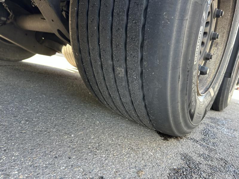 Gesloten oplegger Kögel MEGA Tautliner mit ROLLENBETT Flughafentr. MEGA Tautliner mit ROLLENBETT Flughafentr.