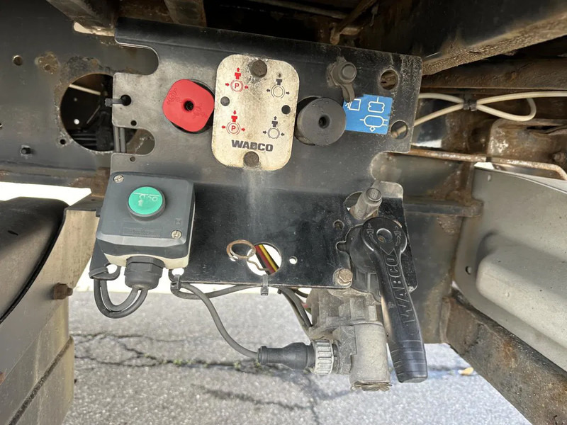Gesloten oplegger Kögel MEGA Tautliner mit ROLLENBETT Flughafentr. MEGA Tautliner mit ROLLENBETT Flughafentr.