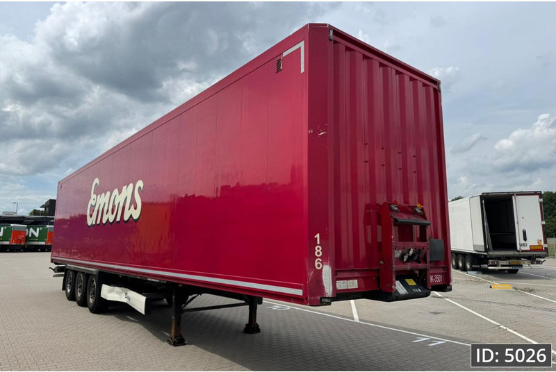 Gesloten oplegger Krone SD / Disk brakes / Double stock