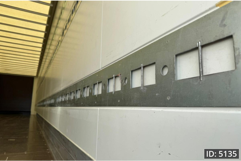 Gesloten oplegger Krone SEK / Steering axle / More available