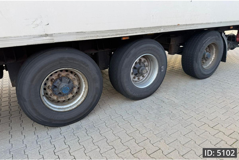 Gesloten oplegger LAG 0-3-39 KA / Steering axle