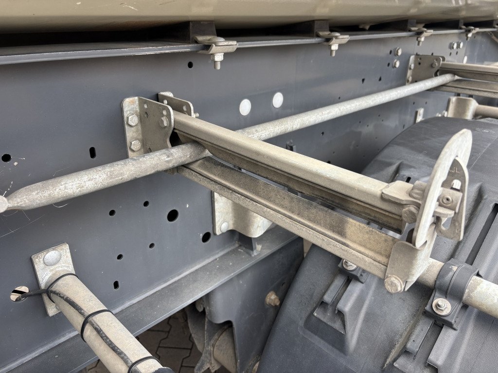 Kipper oplegger Schmitz SCB S3D / Stahl-Halbschalenmulde