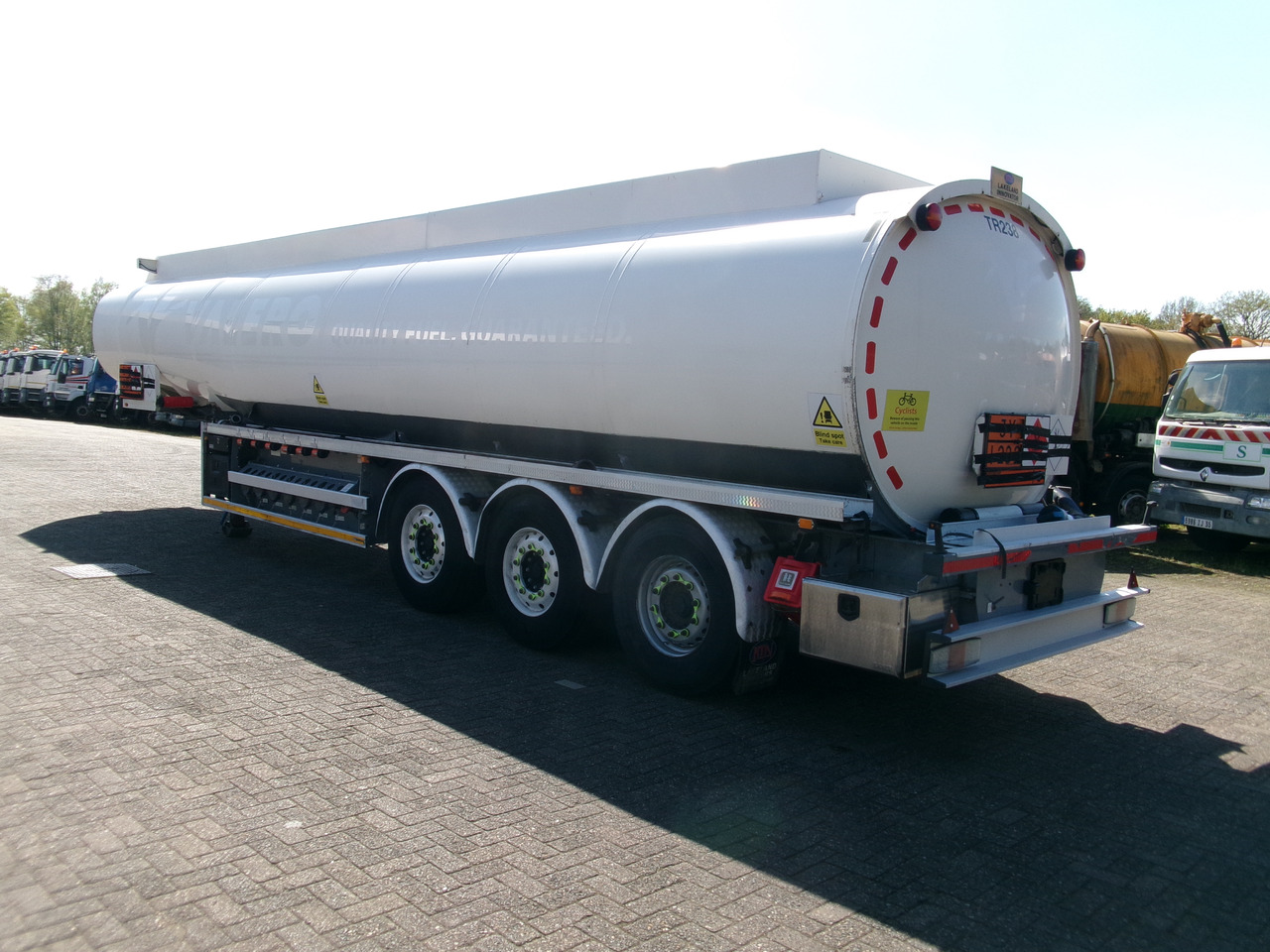 Leasing Lakeland Tankers Fuel tank alu 42.8 m3 / 6 comp + pump Lakeland Tankers Fuel tank alu 42.8 m3 / 6 comp + pump: afbeelding 3
