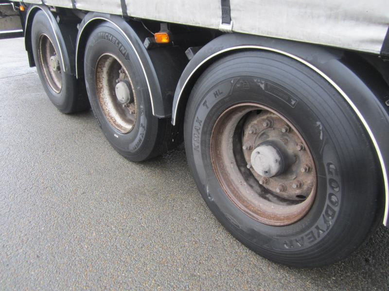 Schuifzeiloplegger Fruehauf