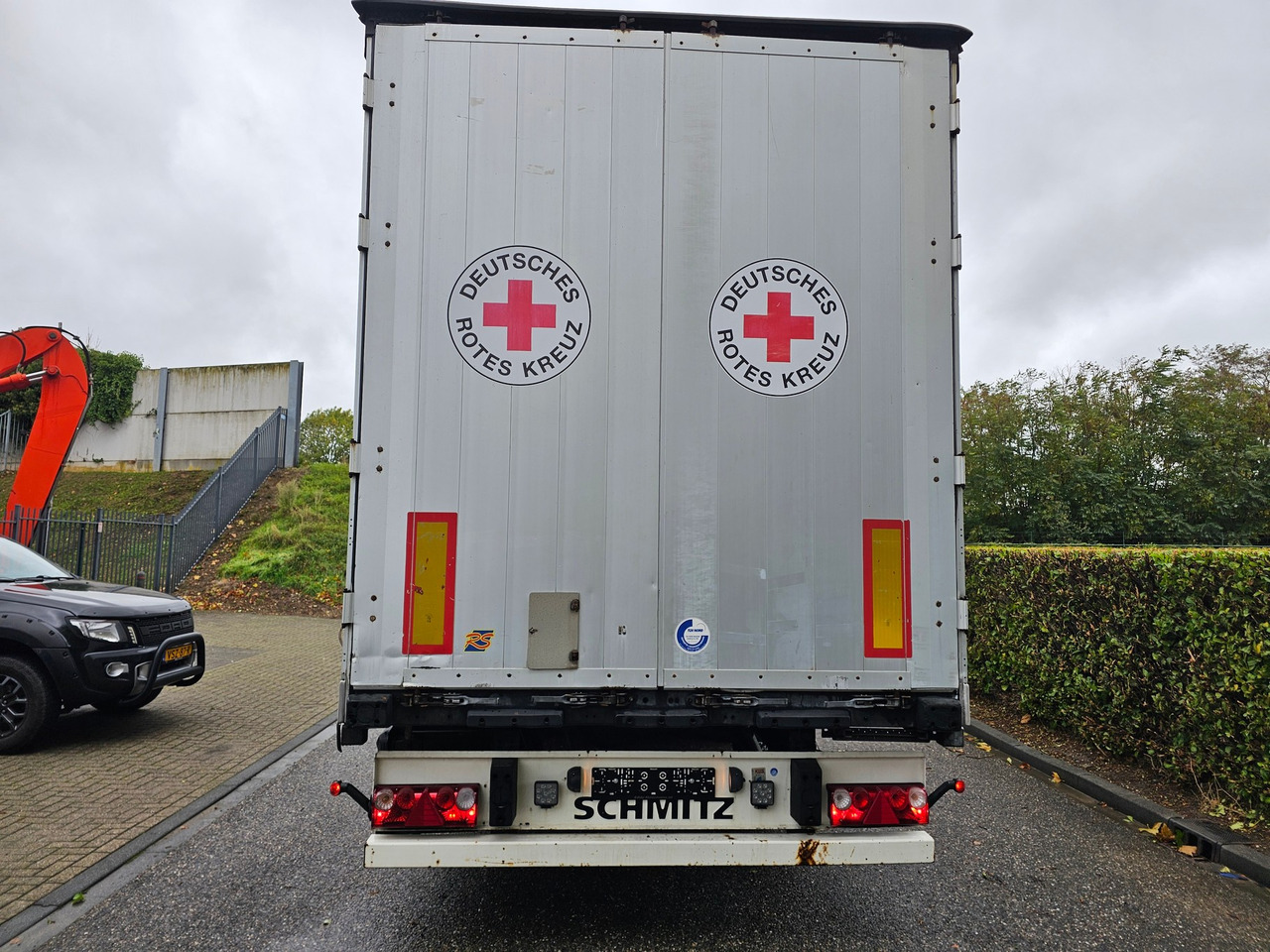 Schuifzeiloplegger Schmitz S01 With New Tyres