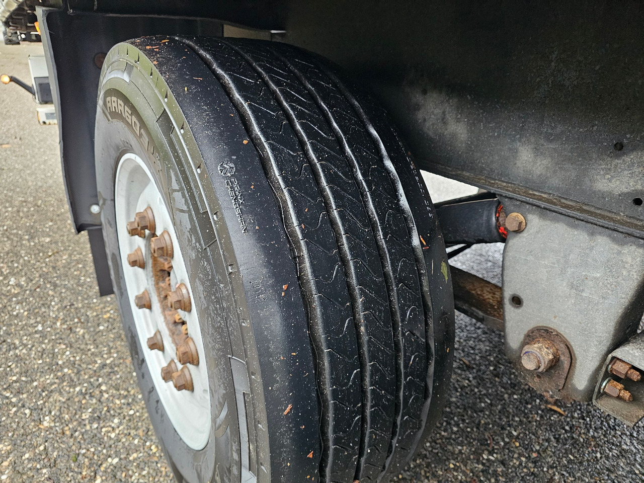 Schuifzeiloplegger Schmitz S01 With New Tyres