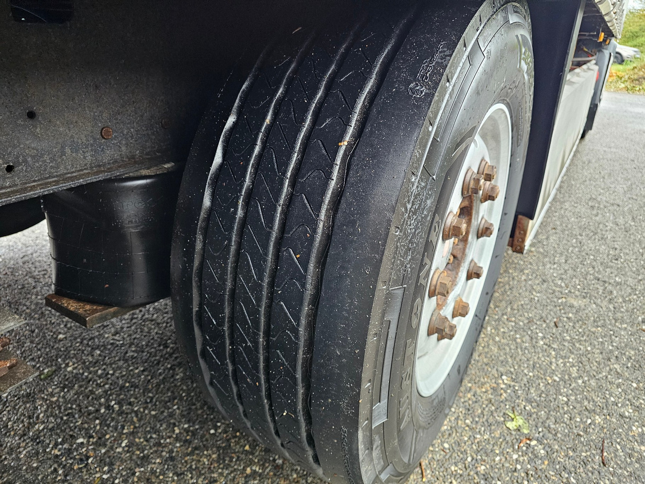 Schuifzeiloplegger Schmitz S01 With New Tyres