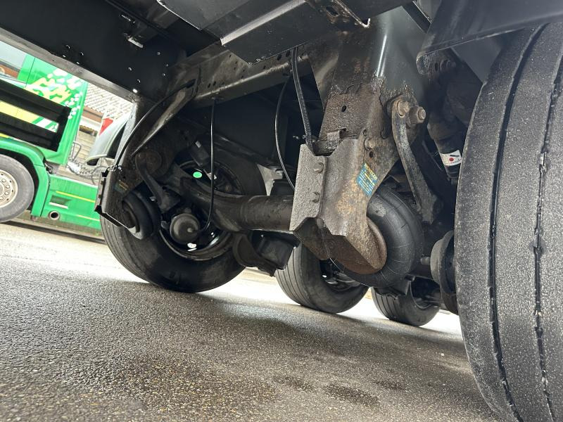 Schuifzeiloplegger Schwarzmüller 3-Achs Tautliner Schiebeplane Edscha Liftachse