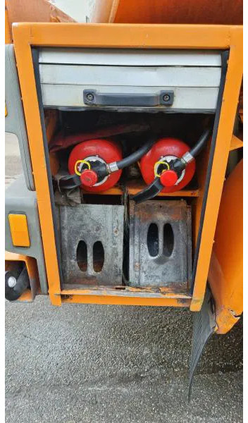 Tankoplegger Schwelmer Eisenwerk TSA Diesel Heizöl 6 Kammern 35.5 m³ Zählwerk TKZ A TSA Diesel Heizöl 6 Kammern 35.5 m³ Zählwerk TKZ ABS