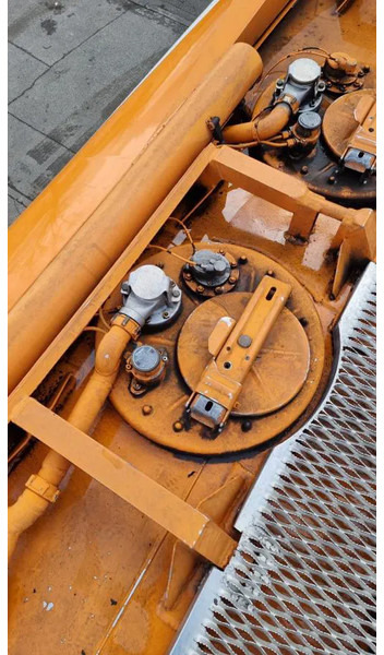 Tankoplegger Schwelmer Eisenwerk TSA Diesel Heizöl 6 Kammern 35.5 m³ Zählwerk TKZ A TSA Diesel Heizöl 6 Kammern 35.5 m³ Zählwerk TKZ ABS