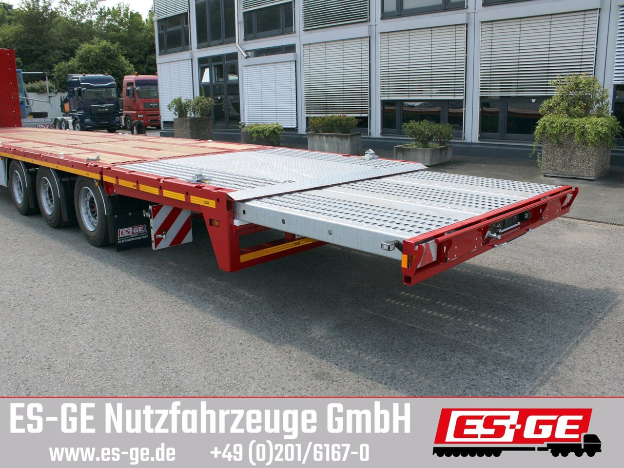 Vlakke/ Open oplegger ES-GE 3-Achs Megatrailer, hydr. Heckabsenkung