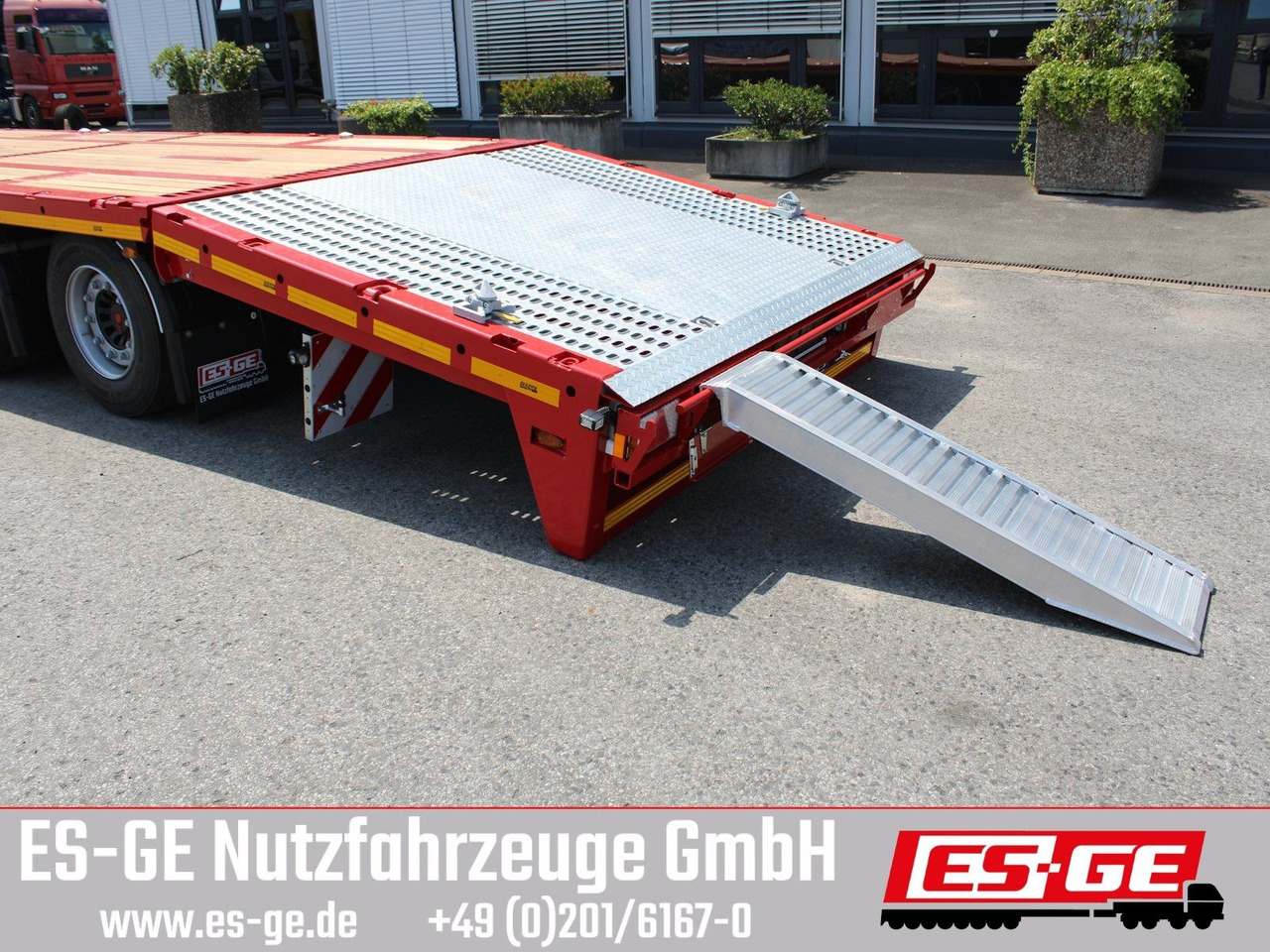 Vlakke/ Open oplegger ES-GE 3-Achs Megatrailer, hydr. Heckabsenkung