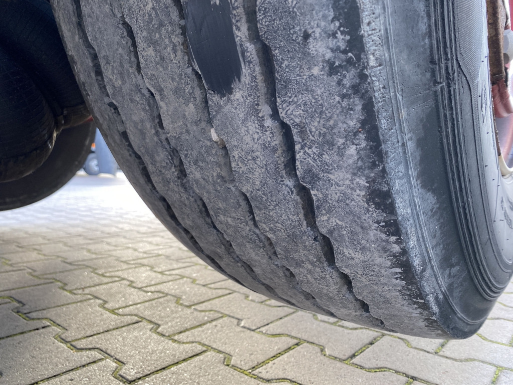 Vlakke/ Open oplegger Schwarzmüller Kennis 16.000 Rollkran