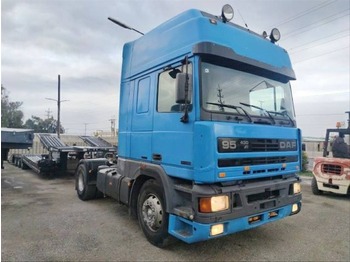 Trekker DAF 95 430