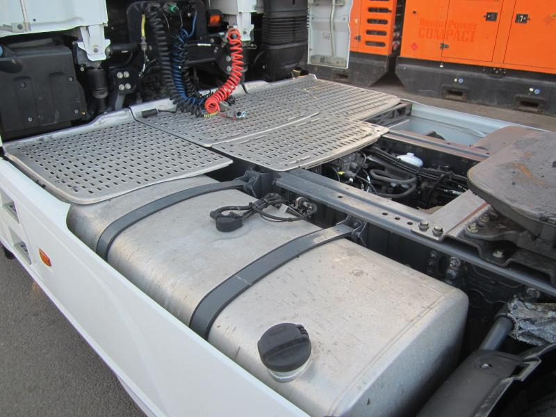 Trekker DAF XF105 460