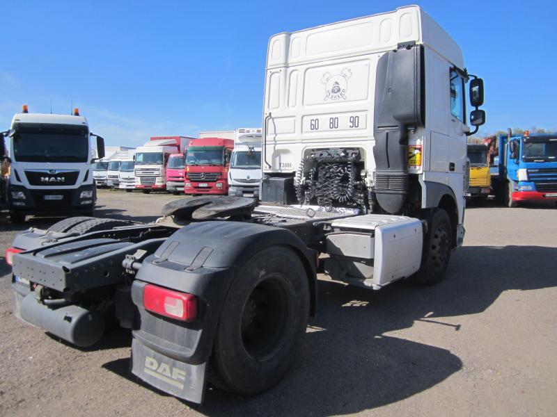 Trekker DAF XF105 460