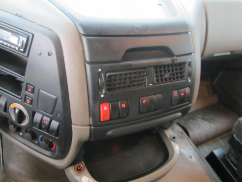 Trekker DAF XF105 460