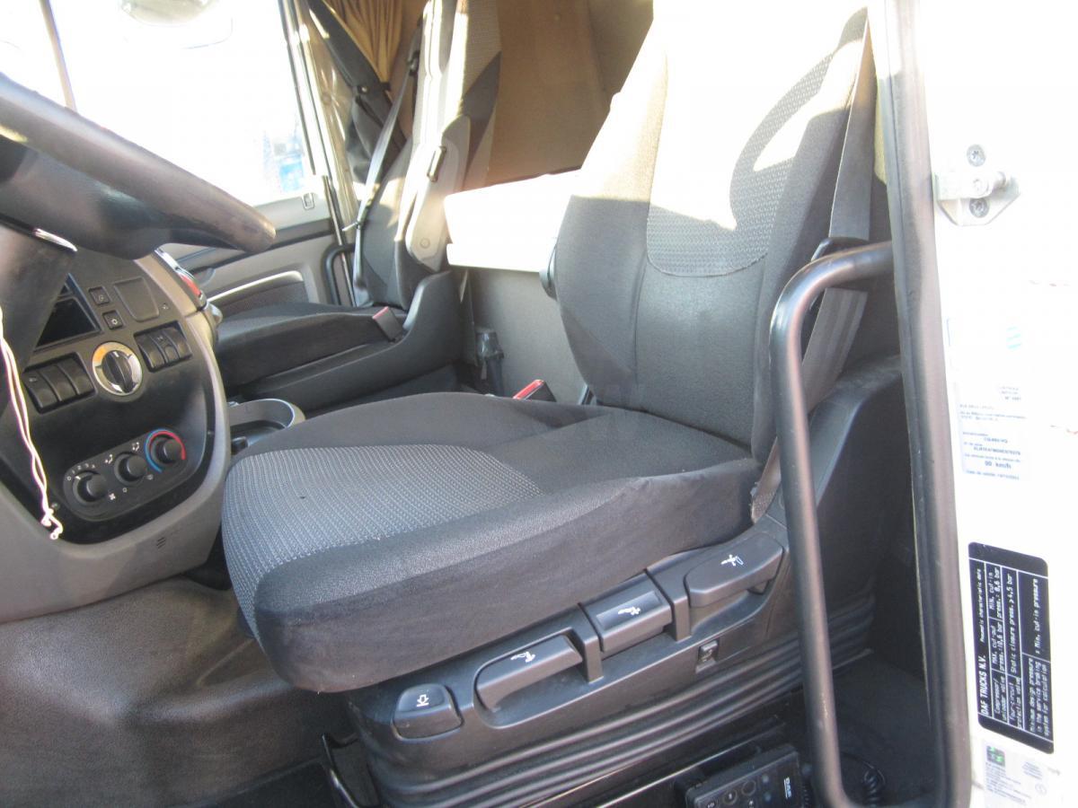 Trekker DAF XF105 460