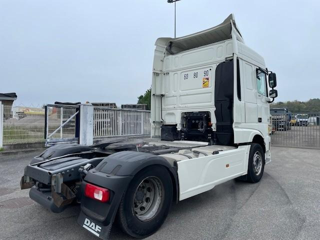 Trekker DAF XF105 460