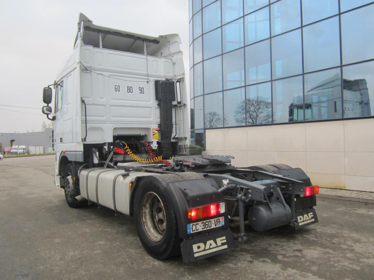 Trekker DAF XF105 460