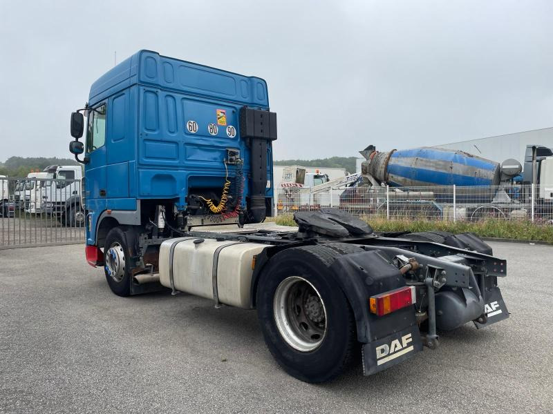 Trekker DAF XF105 460