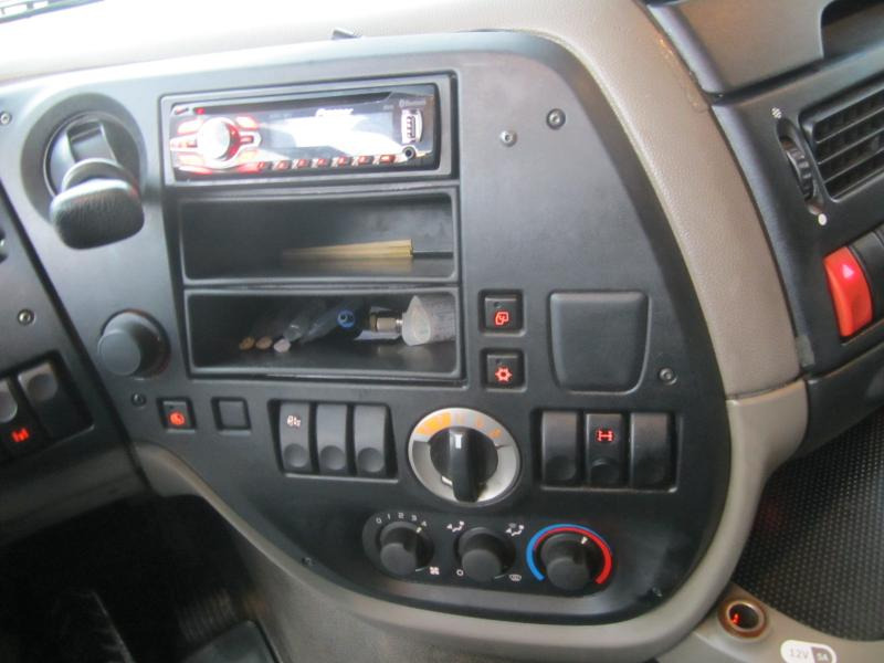 Trekker DAF XF105 460