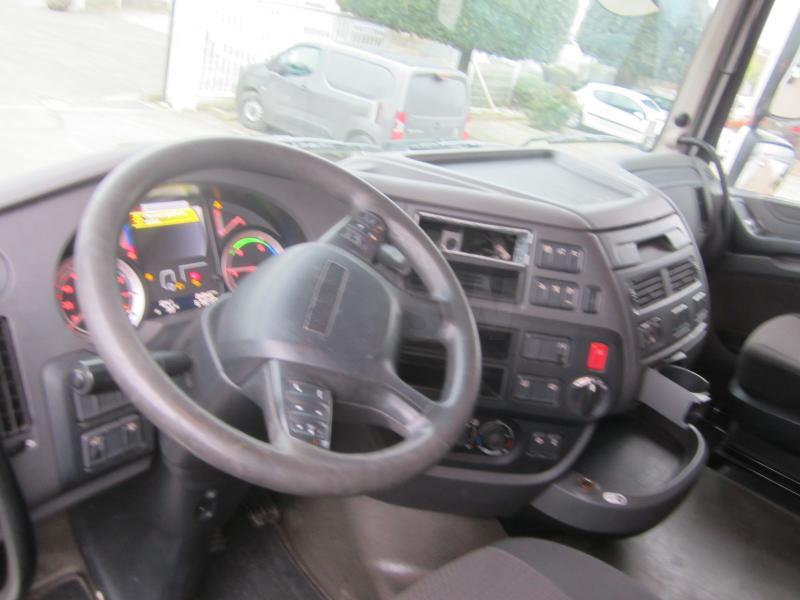 Trekker DAF XF105 460