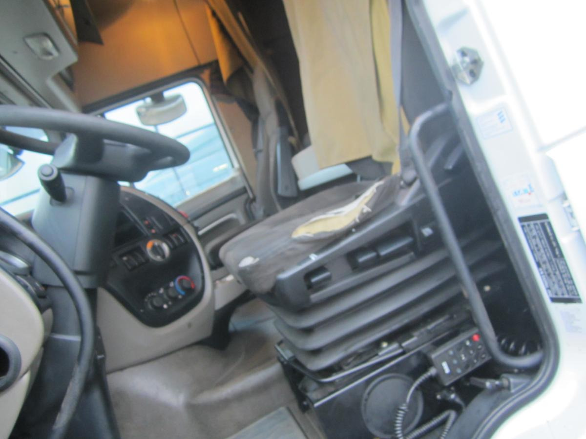 Trekker DAF XF105 460