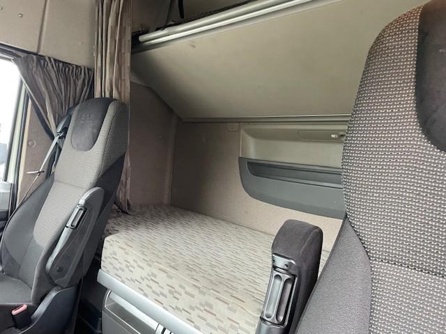 Trekker DAF XF105 460