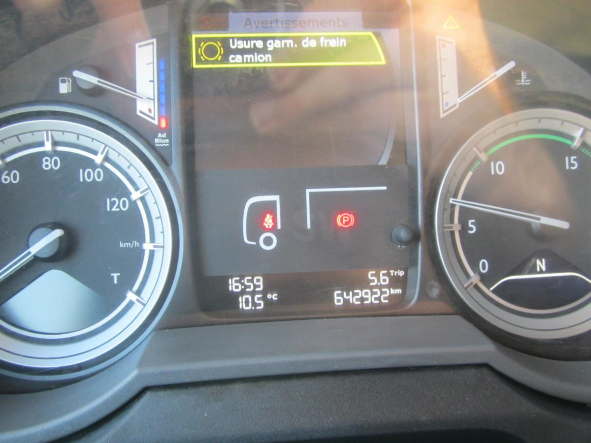 Trekker DAF XF105 460