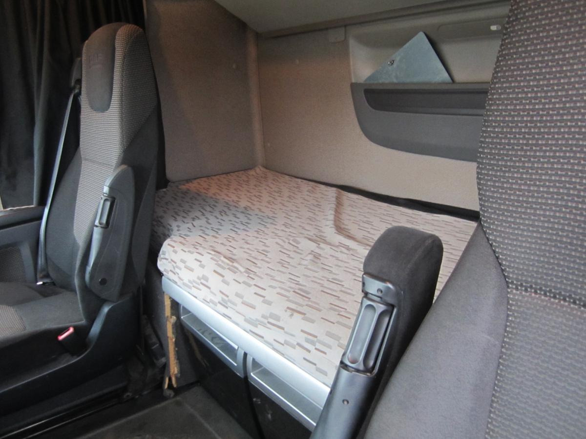 Trekker DAF XF105 460