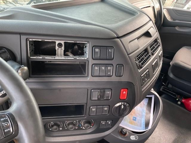 Trekker DAF XF105 460