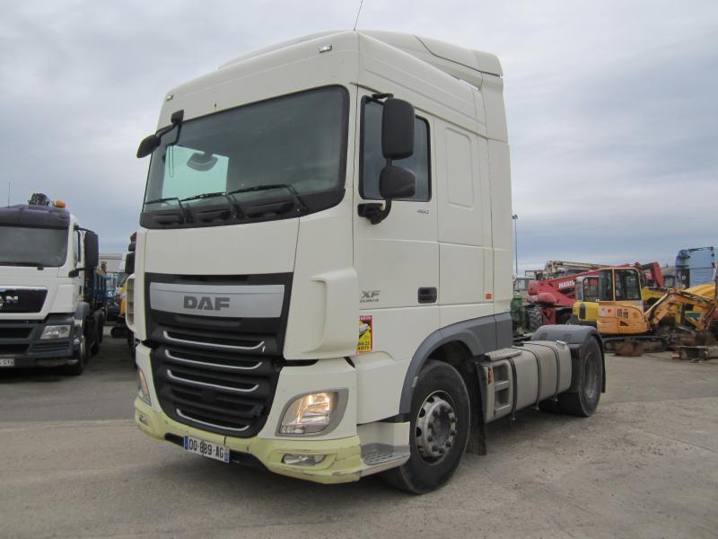 Trekker DAF XF105 460