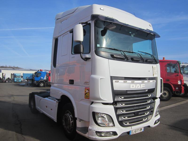 Trekker DAF XF105 460