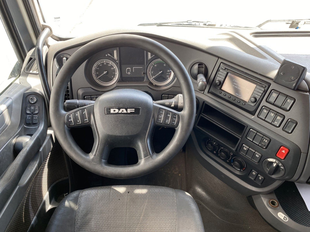 Trekker DAF XF 460 Super Space Cab | Klima*Vollspoiler