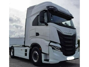Trekker IVECO S-Way AS440S49