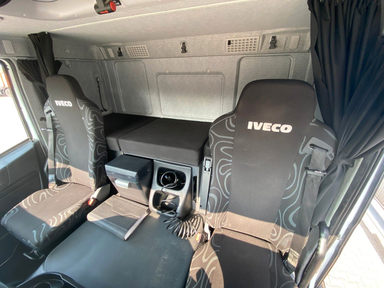 Trekker Iveco AT 400/450 4x4 | Trakker*Retarder*Hydraulik*ALU