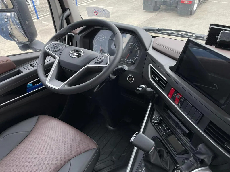 Trekker Iveco Engine Hongyan Genlyon NEW 150 Units 4X2 H6 Tractorhead Production 2023 ZF Gearbox