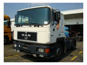 MAN 19.403 - Trekker