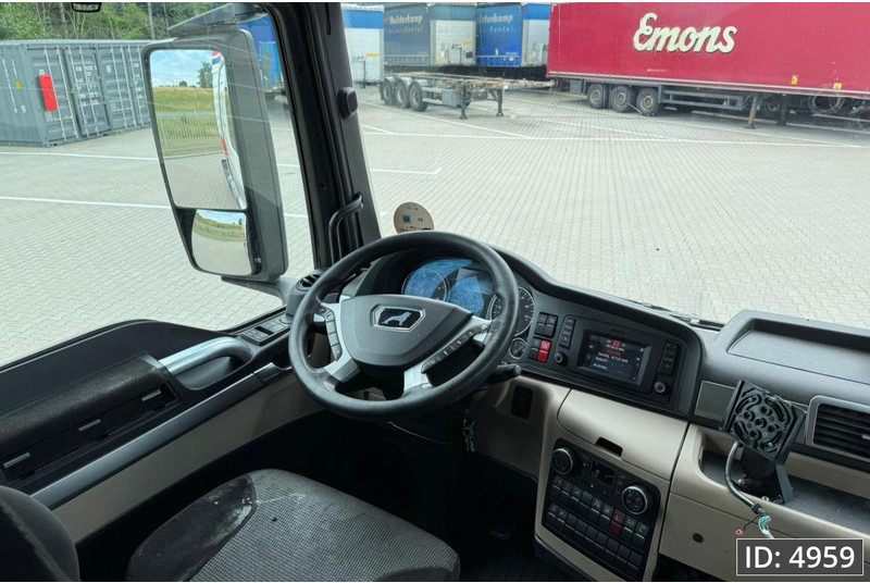 Trekker MAN TGX 18.460 XLX, Euro 6, / Fridge / 3 Pieces