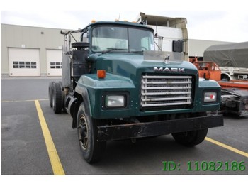 Mack RD 690 S - 6x4 - trekker