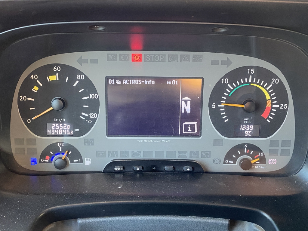 Trekker Mercedes-Benz 1841 LS Actros MP2