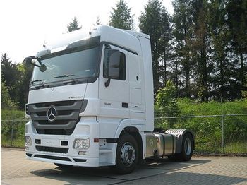 Mercedes-Benz 1844 MP3 - trekker