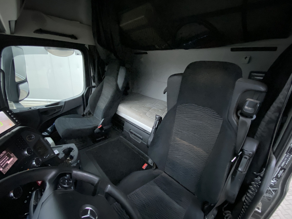 Trekker Mercedes-Benz 1845 HAD Arocs Hydrodrive