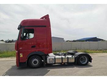 Trekker Mercedes-Benz 1851 Mega Big Space Actros