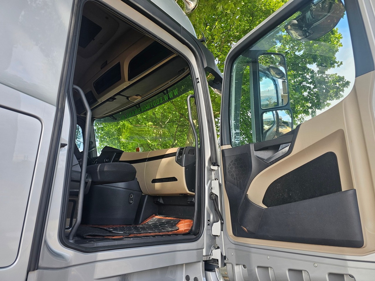 Trekker Mercedes Benz Actros 1842 Mega